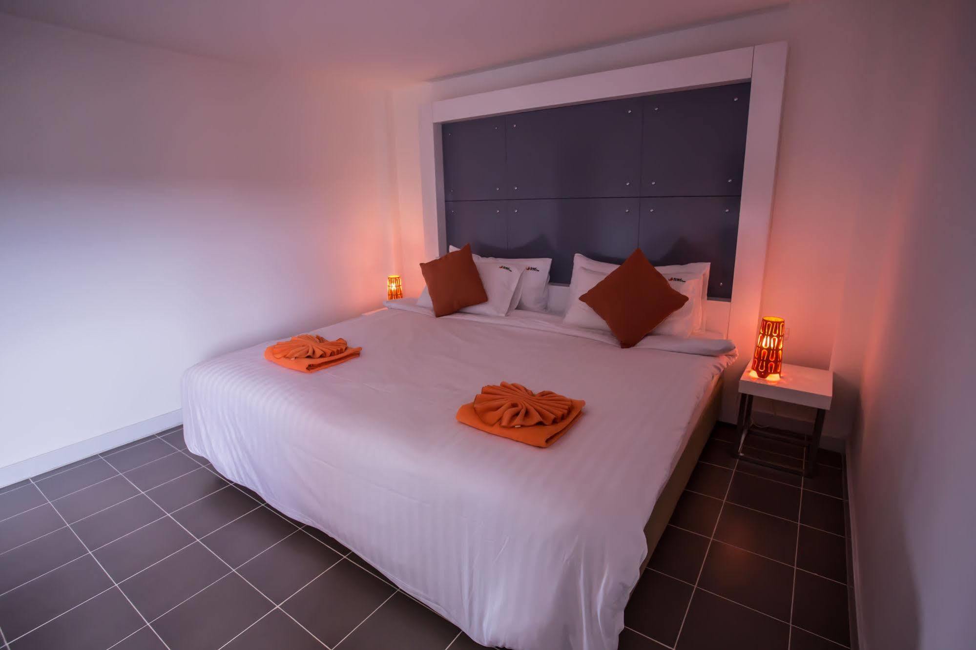 The Original Orange Hotel Nakhon Si Thammarat Esterno foto
